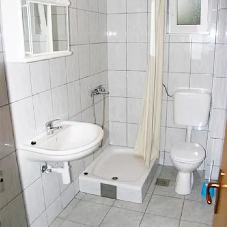 10083a Apartment Trpanj