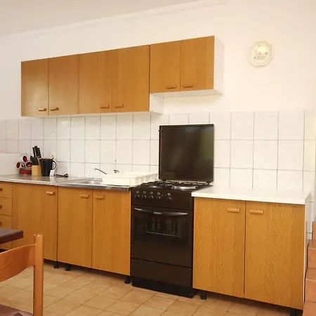 10083a Apartment *
